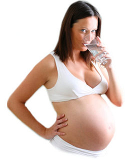 Corretta idratazione in gravidanza: l’importanza dell’acqua Corretta idratazione in gravidanza: l’importanza dell’acqua