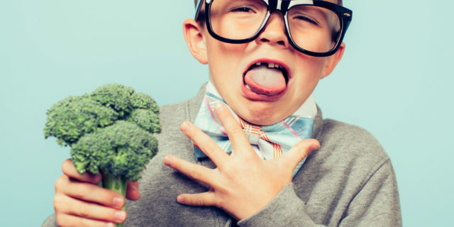 I consigli per convincere i bambini a mangiare la verdura I consigli per convincere i bambini a mangiare la verdura