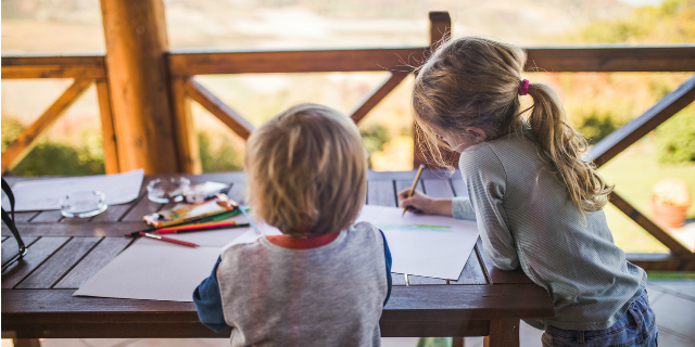 Due figli, due universi (non è sempre colpa, o merito, di noi genitori) Due figli, due universi (non è sempre colpa, o merito, di noi genitori)