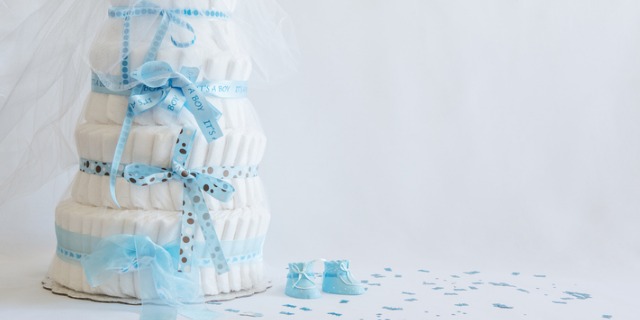 Come realizzare una torta di pannolini per il baby shower Come realizzare una torta di pannolini per il baby shower