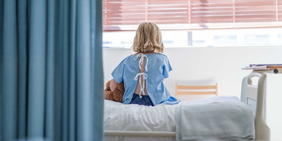 In Italia ogni anno circa 4.000 ricoveri per ustioni. Il 25% in età pediatrica In Italia ogni anno circa 4.000 ricoveri per ustioni. Il 25% in età pediatrica