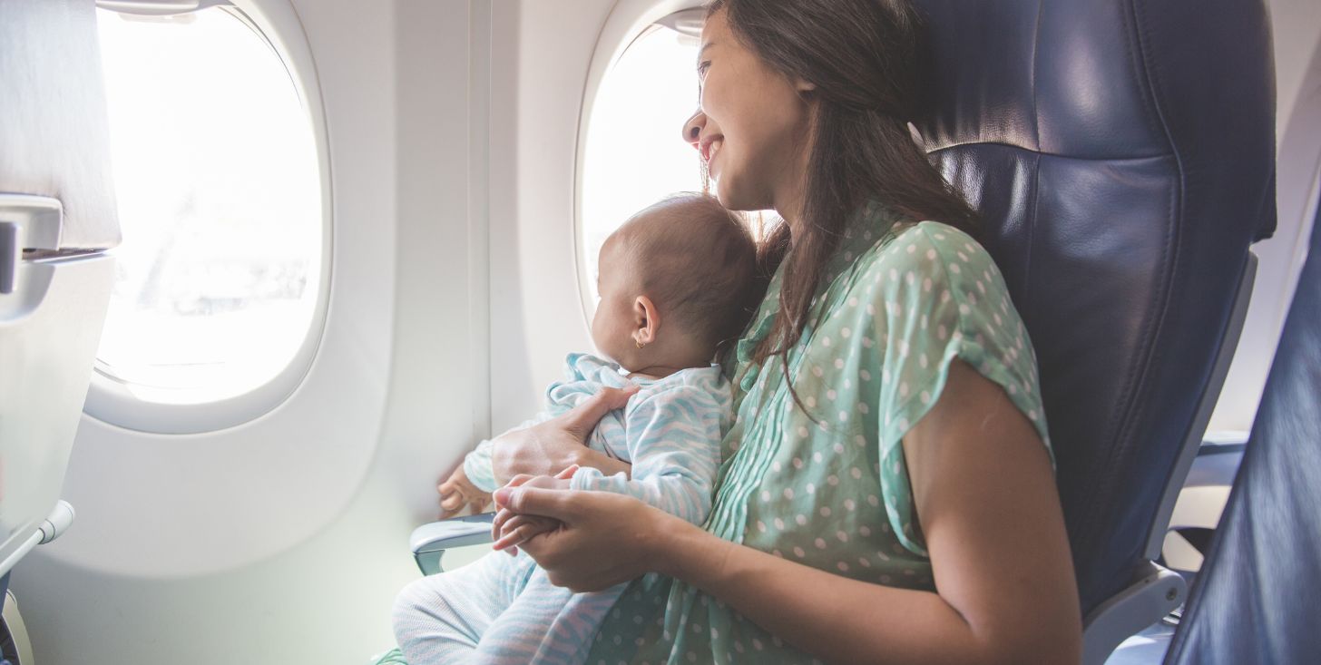 volare con il neonato in braccio 232 una buona idea cosa sapere prima del decollo