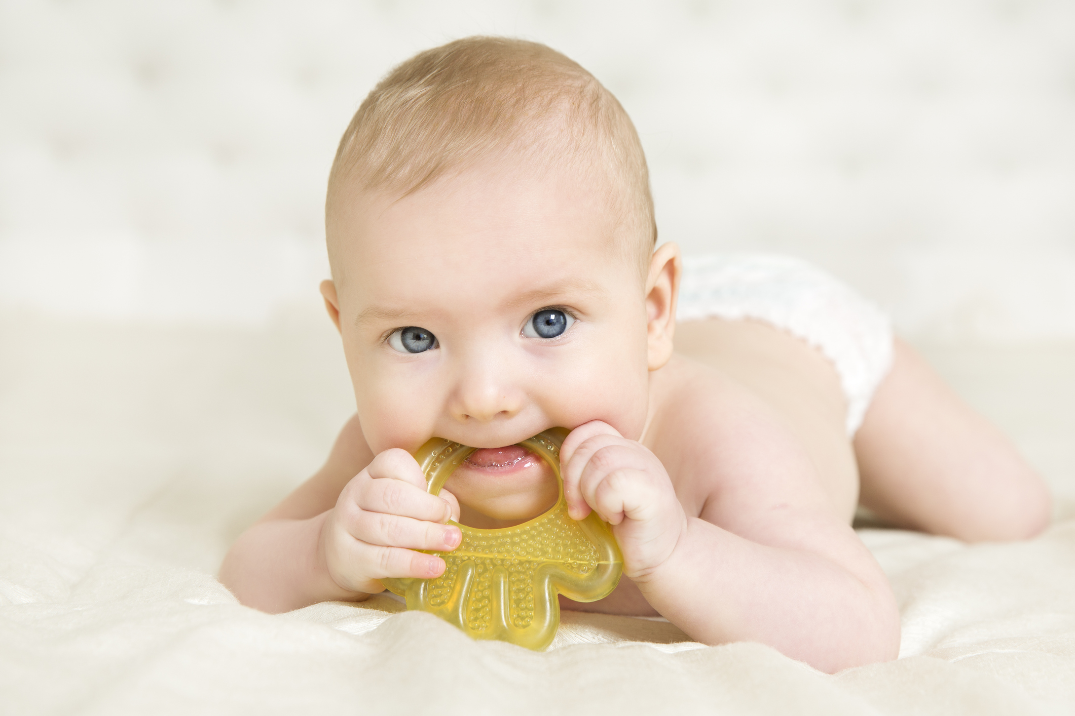 Disturbi gengivali del neonato e del bambino piccolo: quando preoccuparsi e come dare sollievo