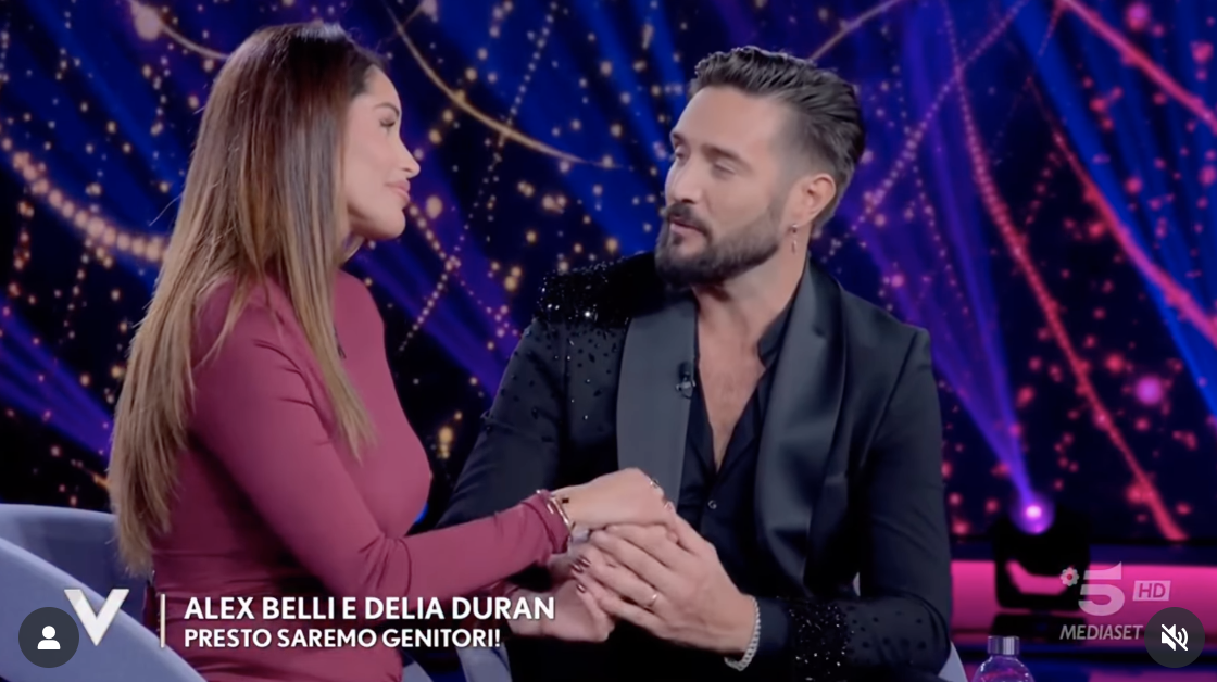 delia duran e alex belli svelano il sesso del bambino incinta grazie alla sedia della fertilit224