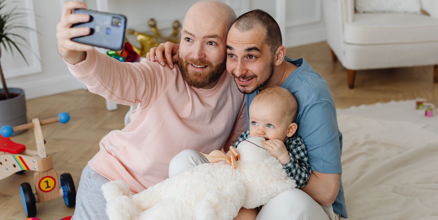 family influencer come tutelare minori esposti sui social network