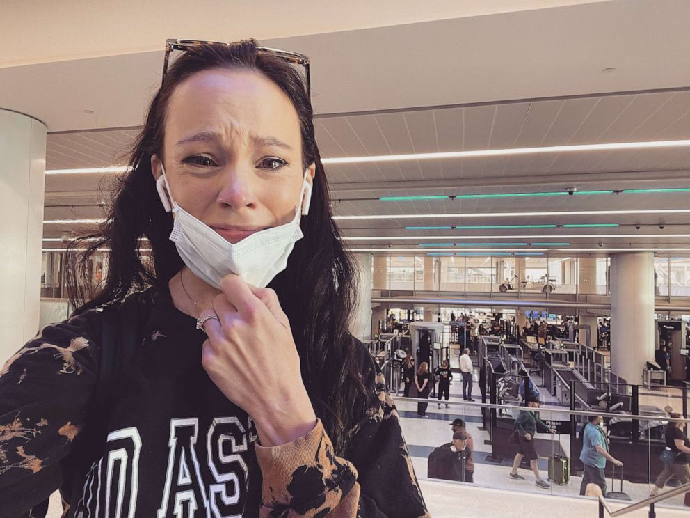 la lotta di questa mamma contro le assurde regole sul tirarsi il latte se viaggi in aereo